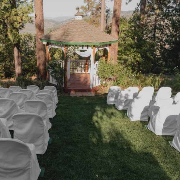 Lillaskog Lodge small setup with gazebo