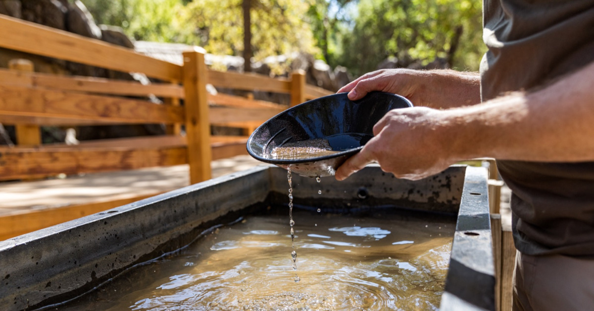 Gold Panning in Columbia