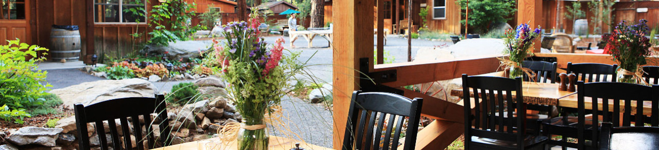 Dining at Evergreen Lodge in Groveland Yosemite 