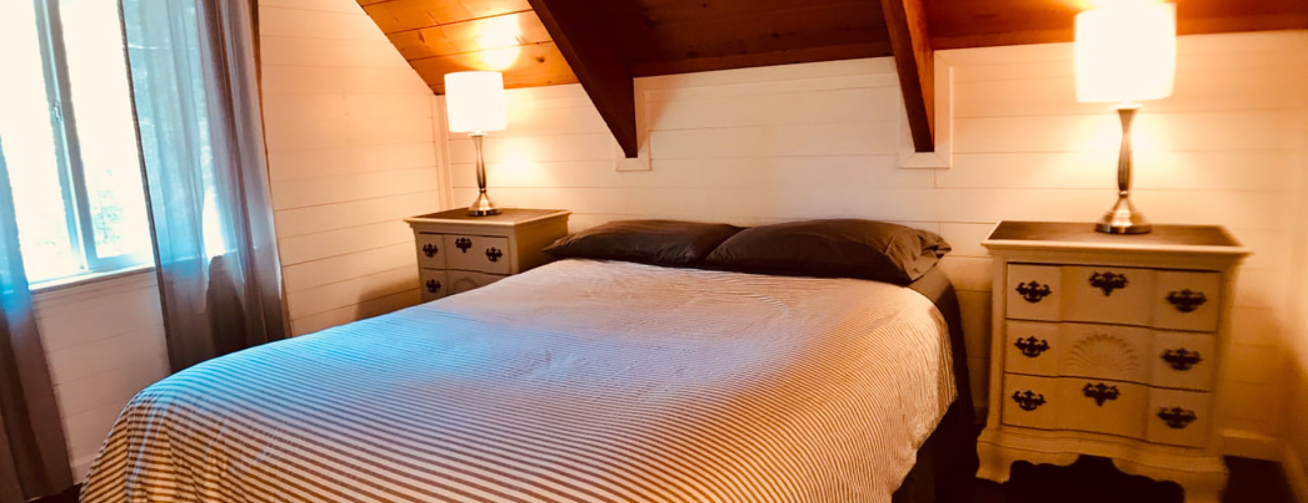Sugar Pine Cabin bedroom