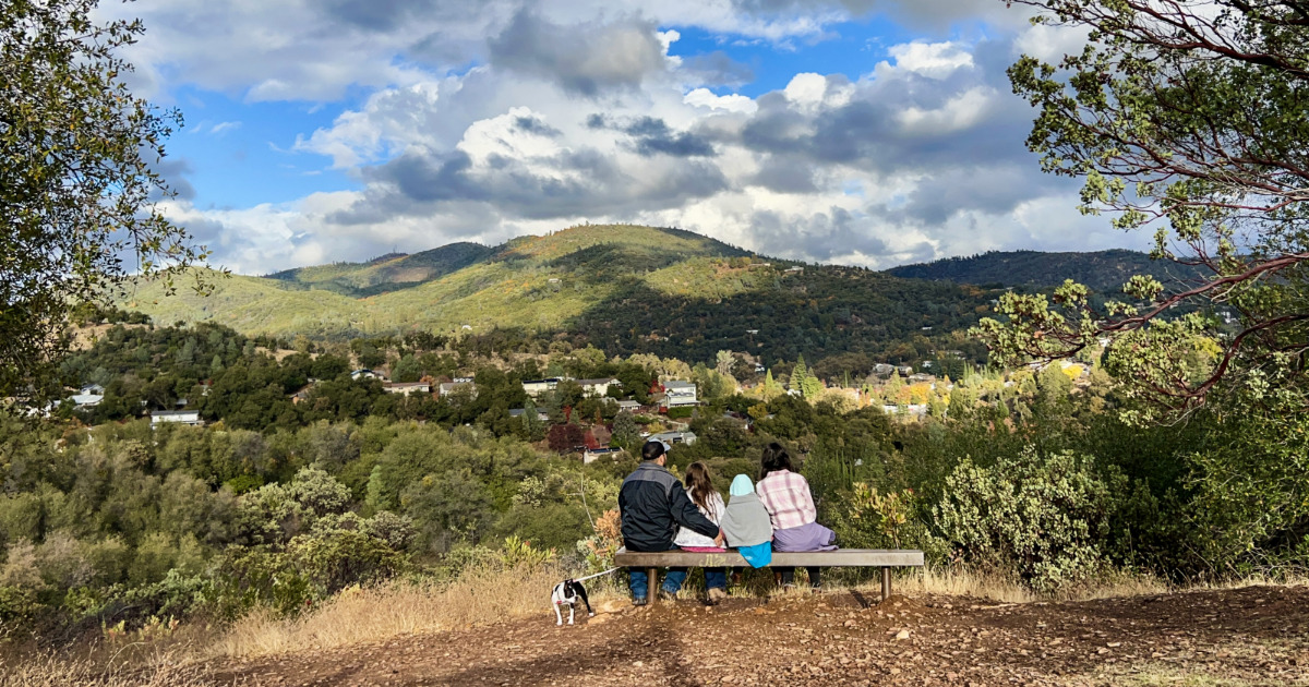 Family on Dragoon Gulch Trail in Sonora